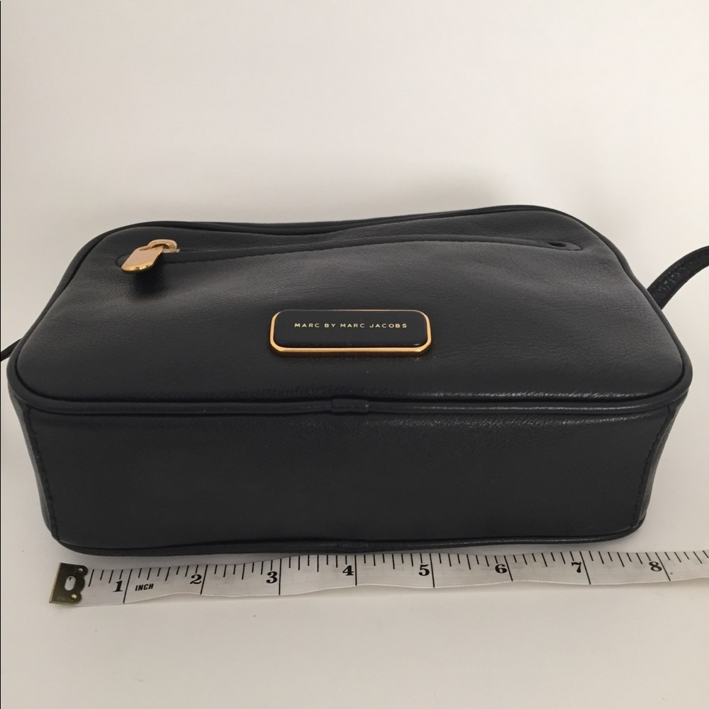 ๐ขSOLD๐ขMarc By Marc Jacobs Black Mini CB - Picture 6 of 8